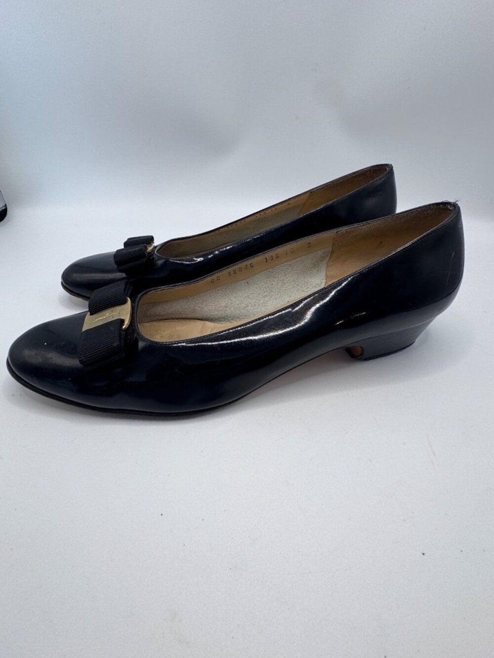Salvatore Ferragamo Black Patent Leather Varina Bow Flats Size 10 DAMAGED HEELS - Picture 8 of 9